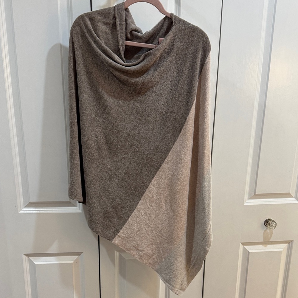 RARE: Barefoot Dreams Three-Tone Poncho in Brown, Beige and Taupe One Size Plus